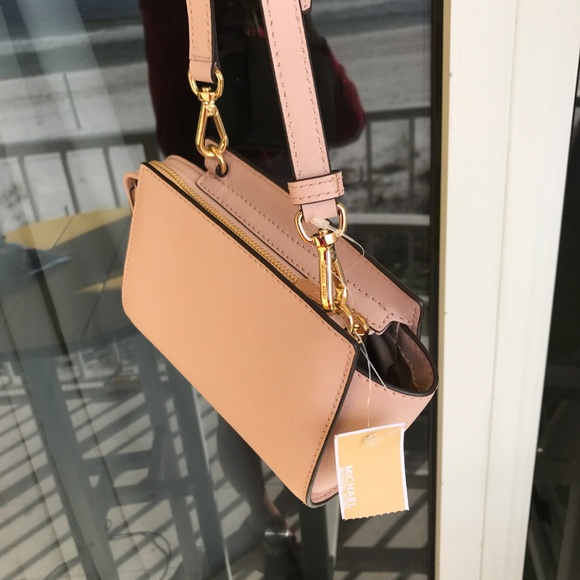 Michael Kors Selma pink Mini Leather Crossbody Bag - Picture 5 of 5